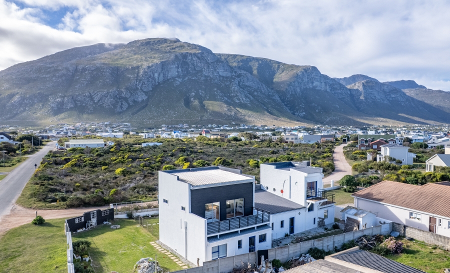 5 Bedroom Property for Sale in Bettys Bay Western Cape
